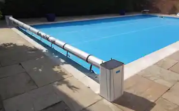 animated image of a Titan Pool Reel in action