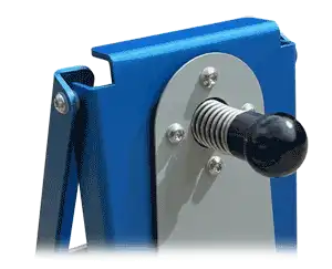 The swivel ball joint on the non-driven main tube end can swivel to reduced loading